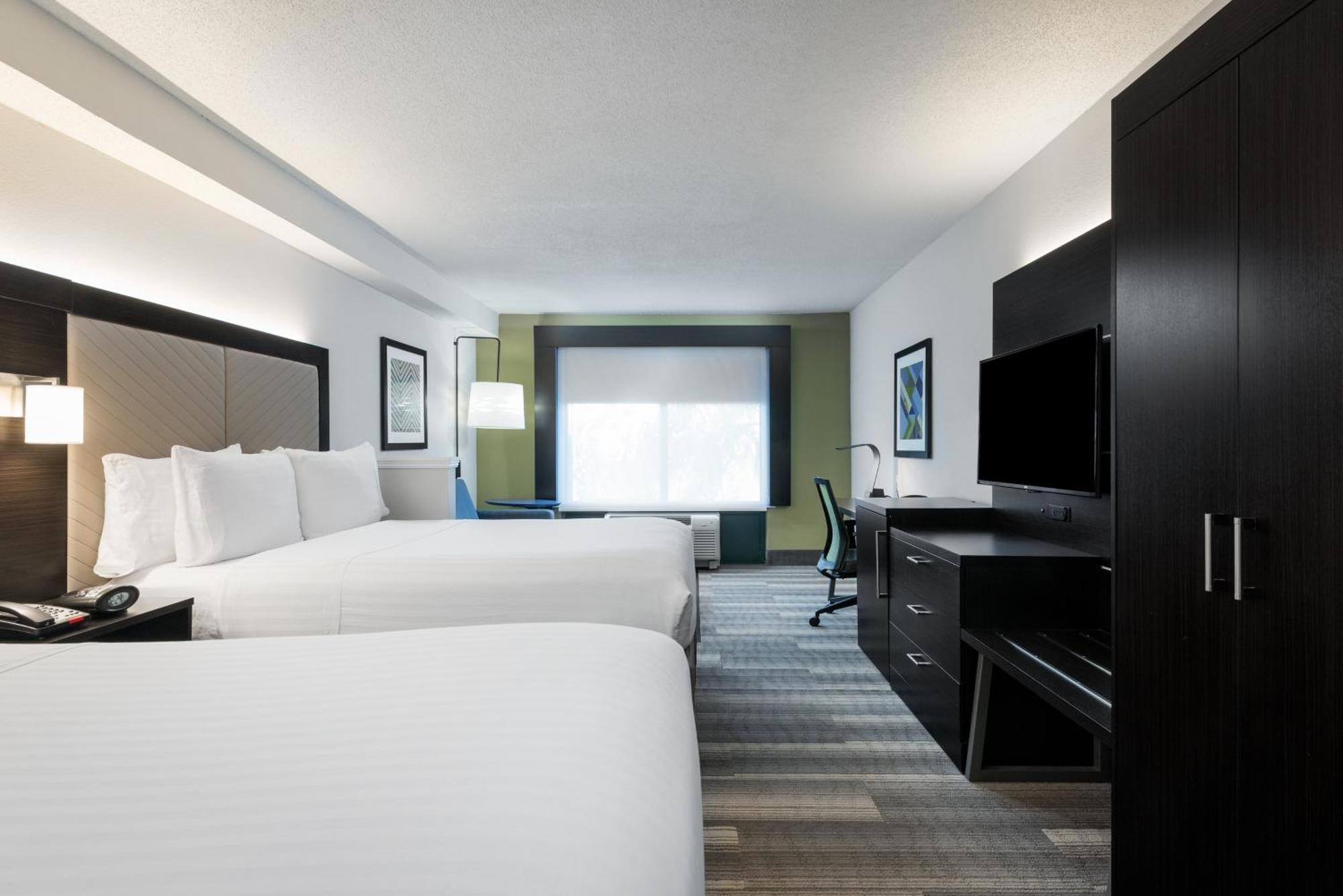 Queen Suite with Two Queen Beds