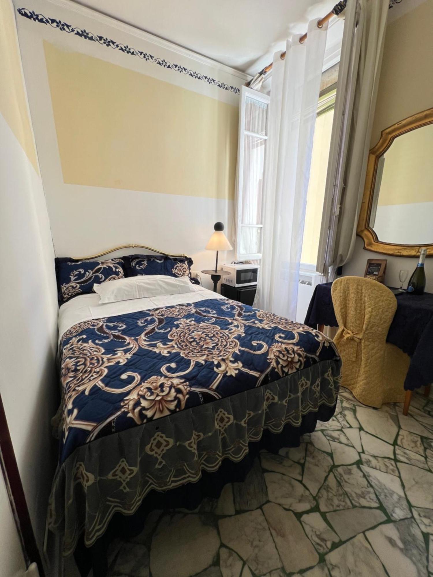 Small Double Room,1669006410:JPEG