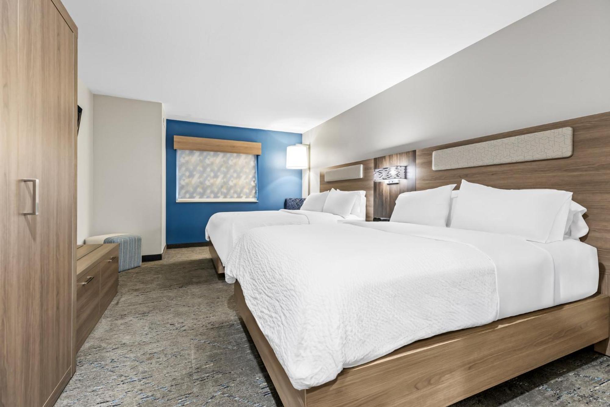Queen Suite with Two Queen Beds,1730068857:JPEG