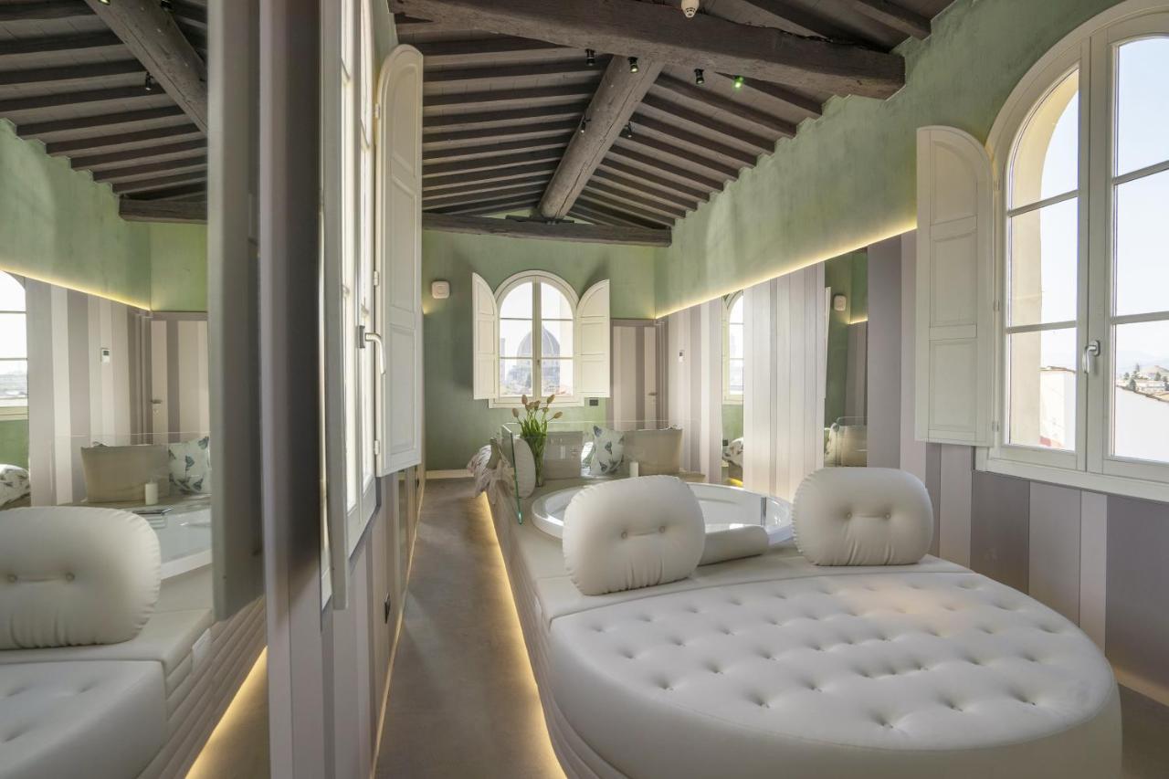 Penthouse Apartment,695542602:JPEG