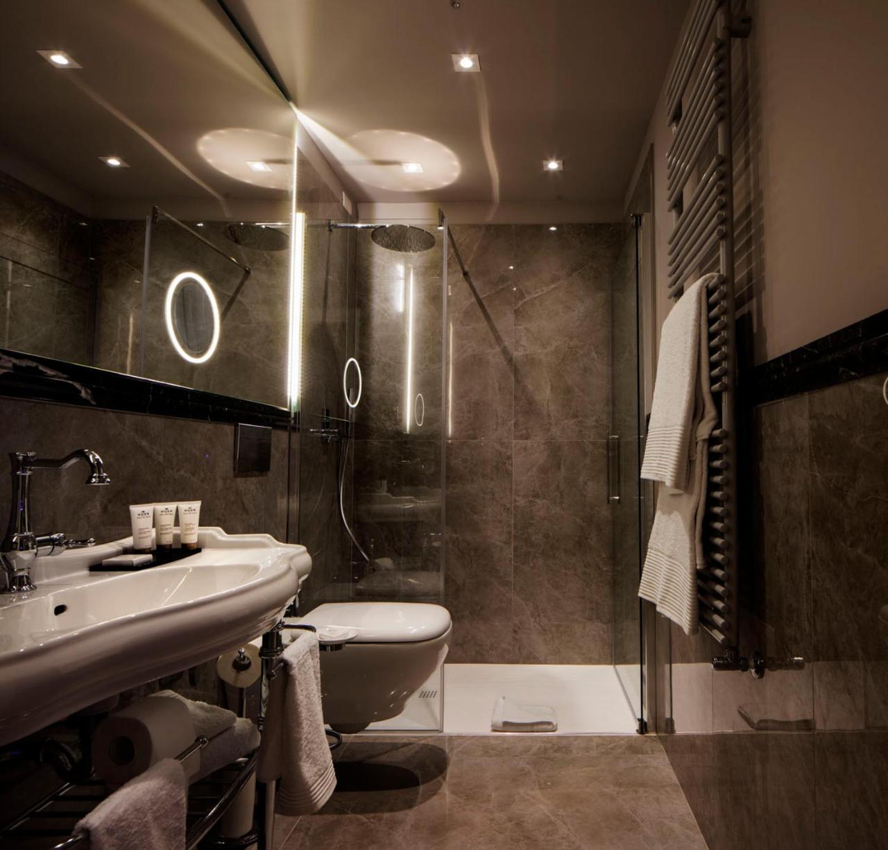Suite Terrace private jacuzzi,737925703:JPEG